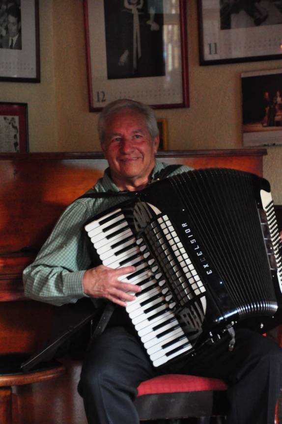 Ótima música em restaurante no centro de Antigua, na Guatemala
